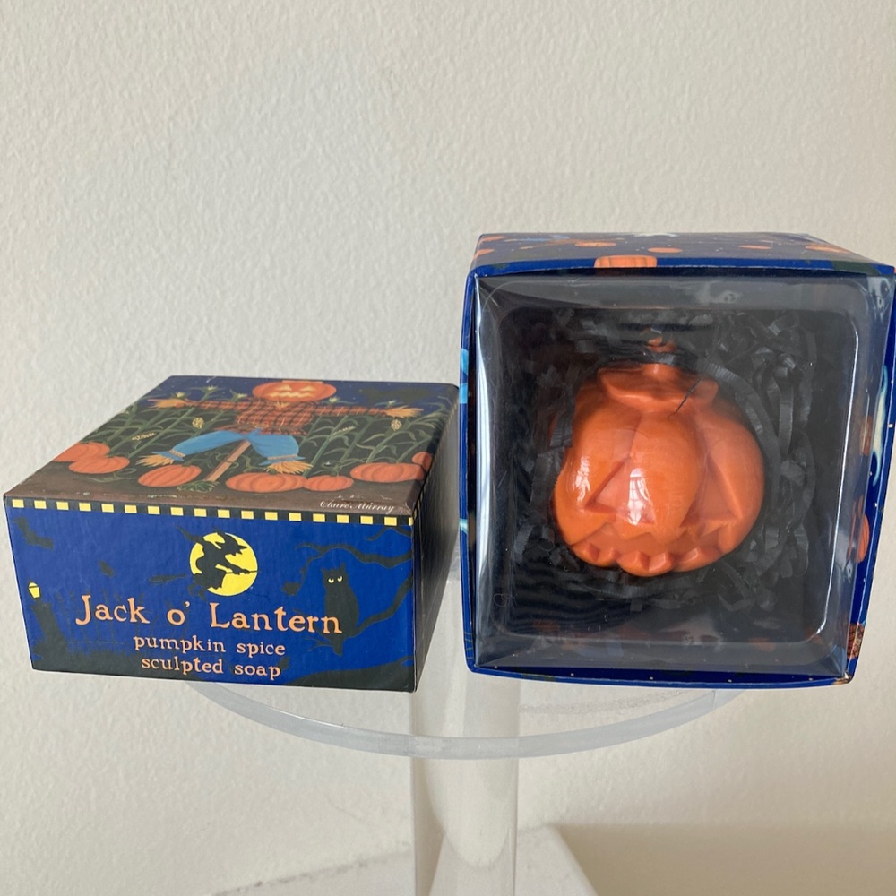Halloween Pumpkin Soap Sculpted 3D 2.5" Spice Scented Claire Murray New-in-Box